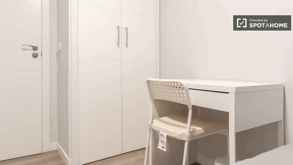 Double room Madrid, 4 beds, 75m² — photo 6