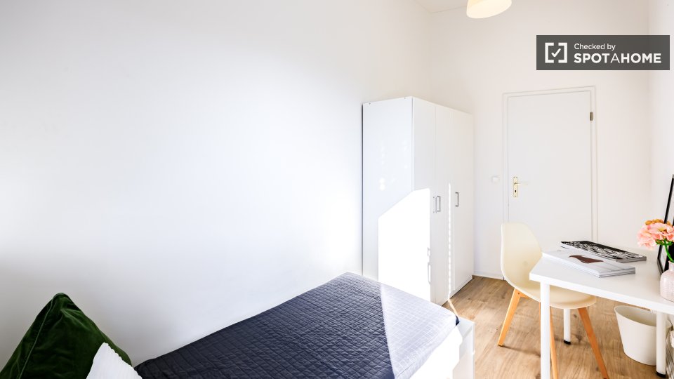Double room Berlin, 3 beds, 47m² — photo 21
