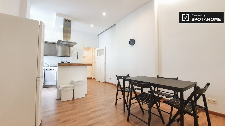 Double room Berlin, 4 beds, 92m² — photo 6