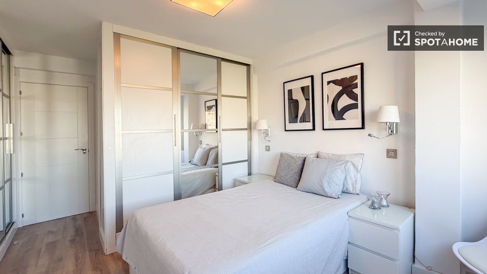 Apartment Madrid, 4 beds — photo 49