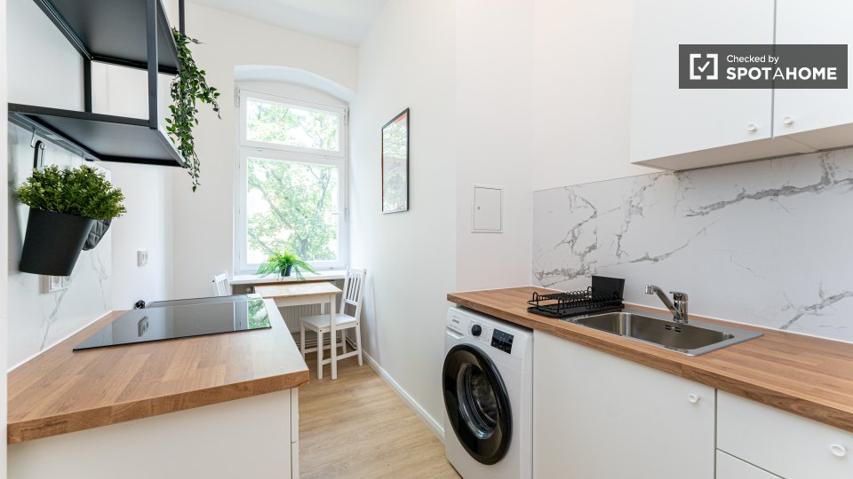 Double room Berlin, 2 beds, 36m² — photo 7