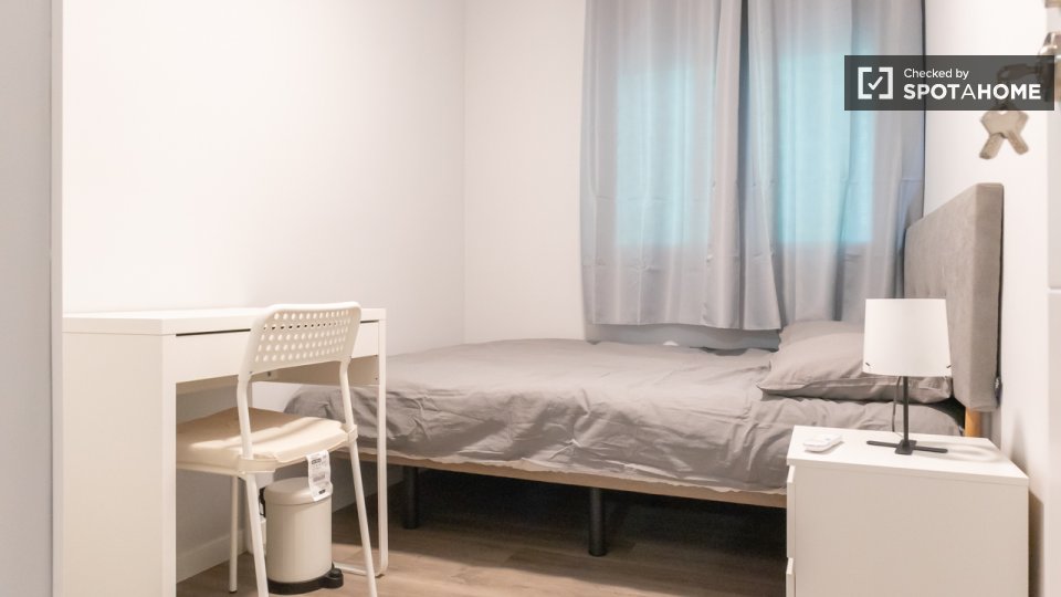 Double room Madrid, 4 beds, 75m² — photo 7
