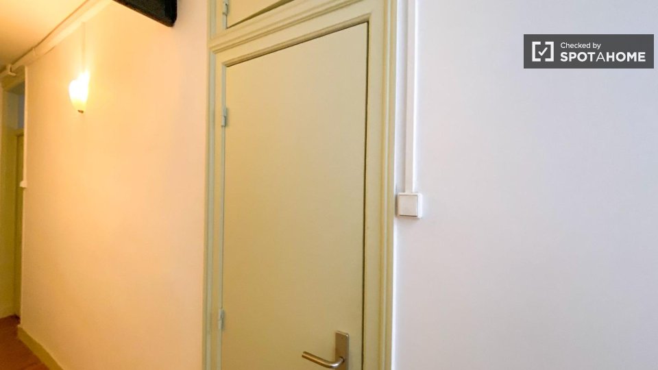 Double room Lisbon, 6 beds — photo 4