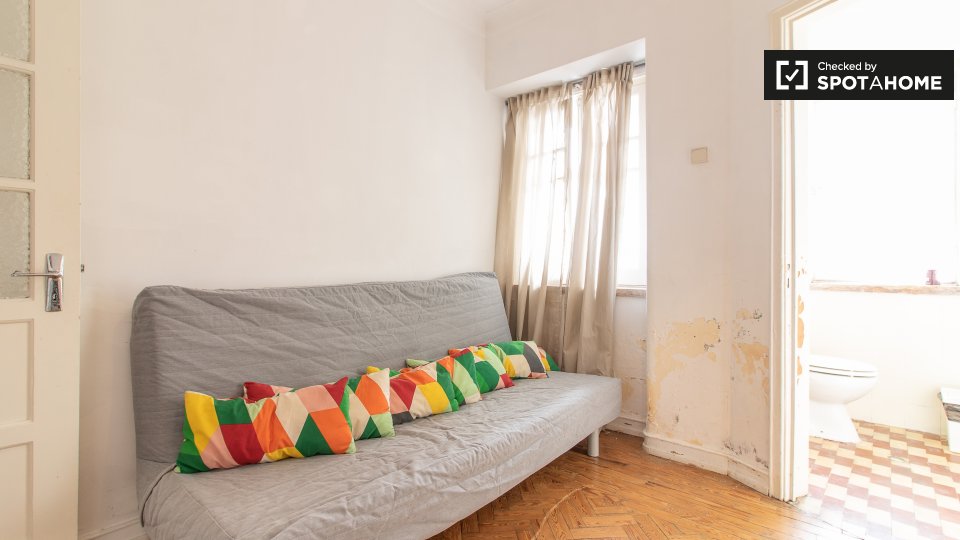 Double room Lisbon, 5 beds, 120m² — photo 7