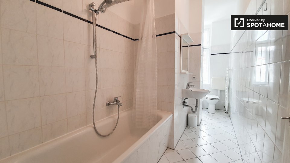 Double room Berlin, 3 beds — photo 15