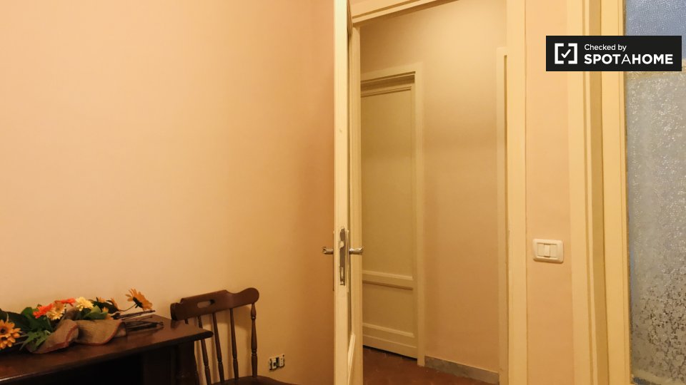 Double room Rome, 3 beds, 85m² — photo 19