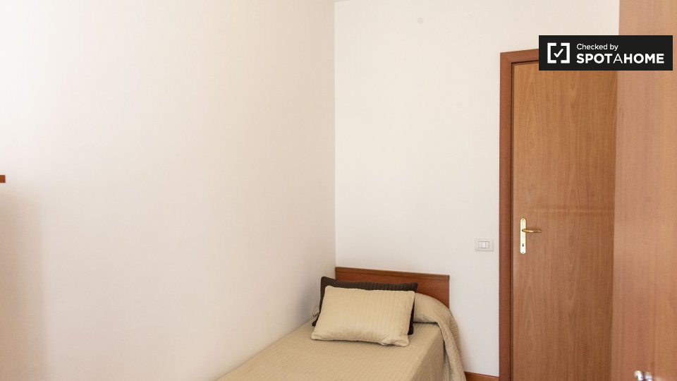 Double room Rome, 2 beds — photo 8