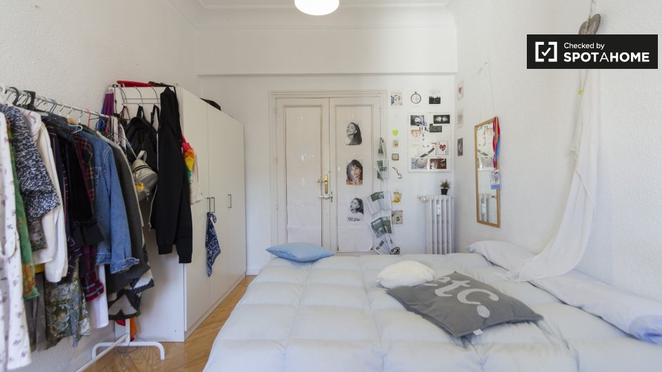 Double room Madrid, 8 beds, 200m² — photo 4