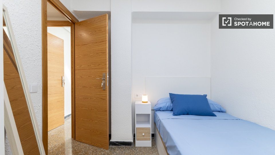Double room Valencia, 5 beds — photo 10