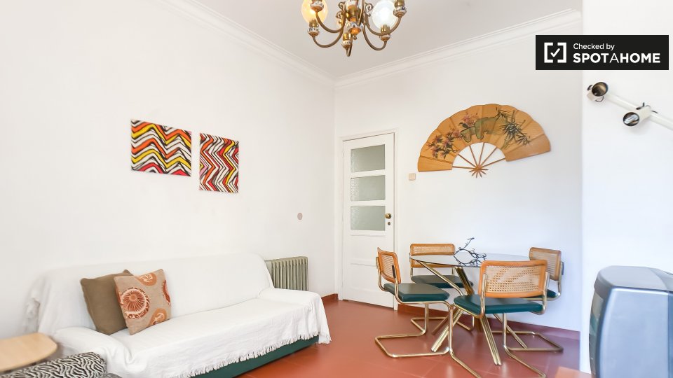 Double room Lisbon, 2 beds, 10m² — photo 6