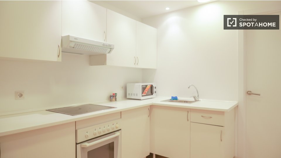 Double room Madrid, 18 beds — photo 18