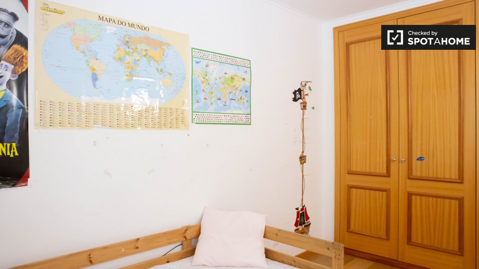 Double room Lisbon, 4 beds, 130m² — photo 3
