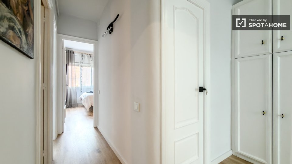 Apartment Barcelona, 3 beds, 67m² — photo 48