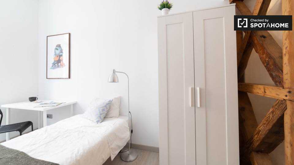 Double room Lisbon, 5 beds, 120m² — photo 5