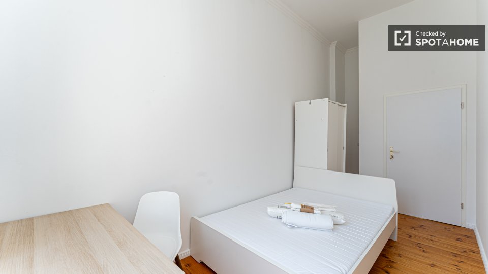 Double room Berlin, 2 beds — photo 8