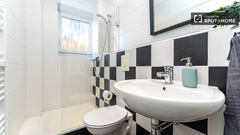 Double room Berlin, 3 beds, 58m² — photo 15