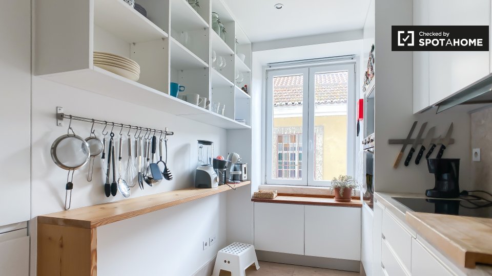 Apartment Lisbon, 1 bed, 90m² — photo 15