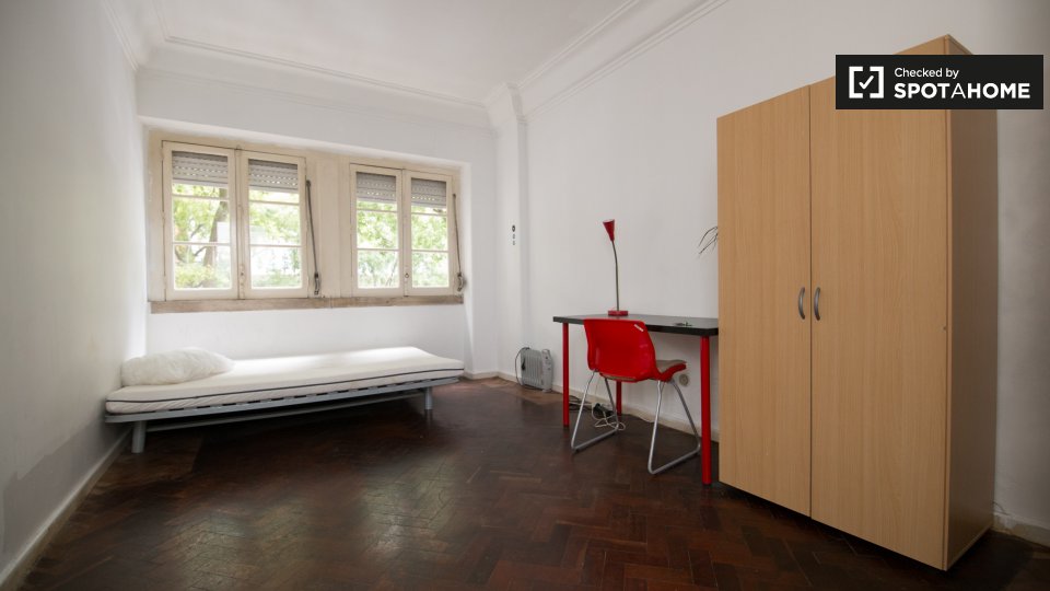 Double room Lisbon, 7 beds, 100m² — photo 2