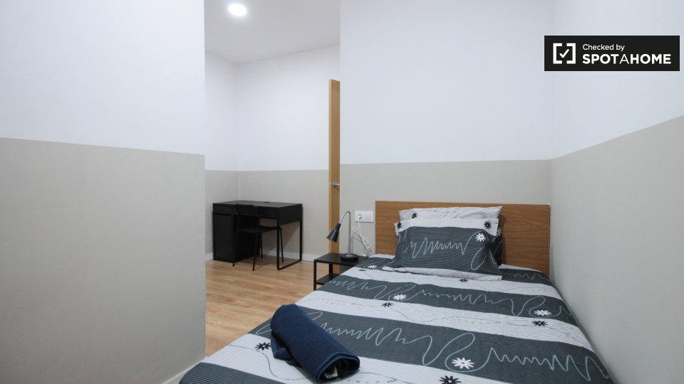 Double room Barcelona, 6 beds, 100m² — photo 1