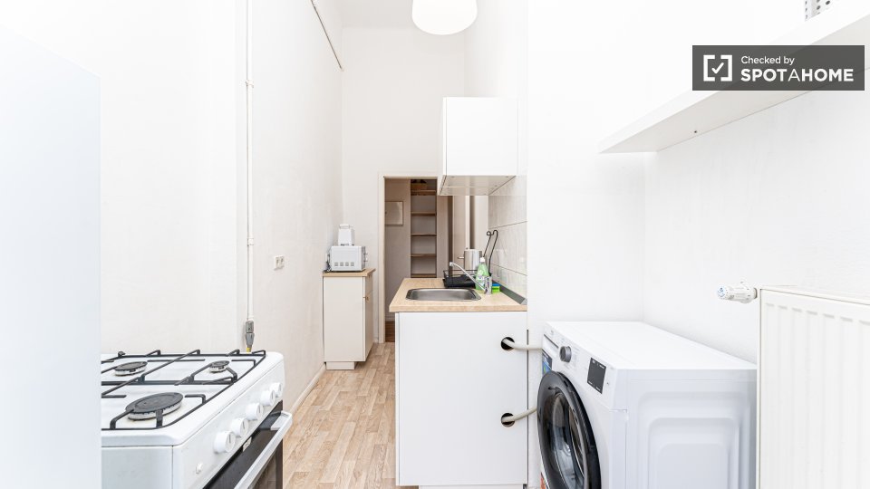 Double room Berlin, 2 beds, 62m² — photo 7