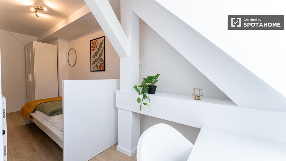 Double room Berlin, 3 beds, 48m² — photo 6