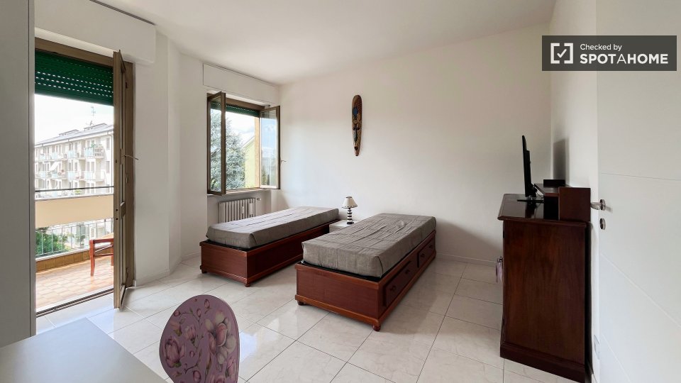 Double room Milan, 3 beds — photo 8
