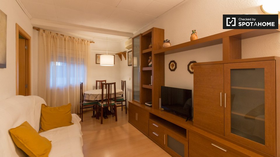 Apartment Barcelona, 3 beds, 55m² — photo 1