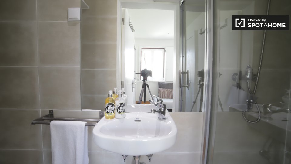 Apartment Lisbon, 1 bed, 25m² — photo 5