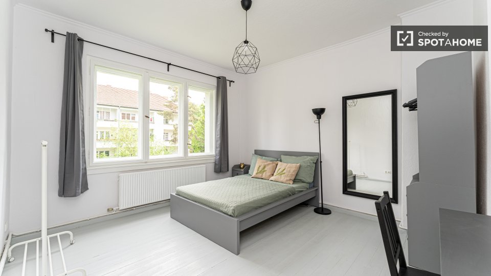 Double room Berlin, 3 beds, 61m² — photo 1