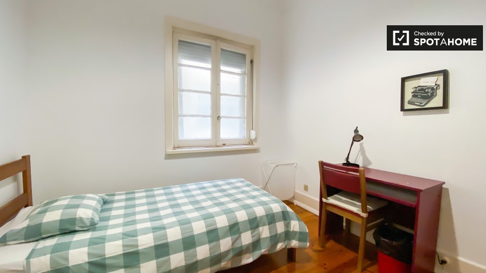 Double room Lisbon, 6 beds, 210m² — photo 2