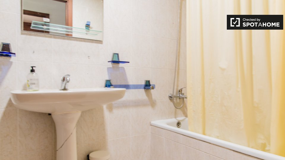 Double room Valencia, 5 beds, 160m² — photo 13