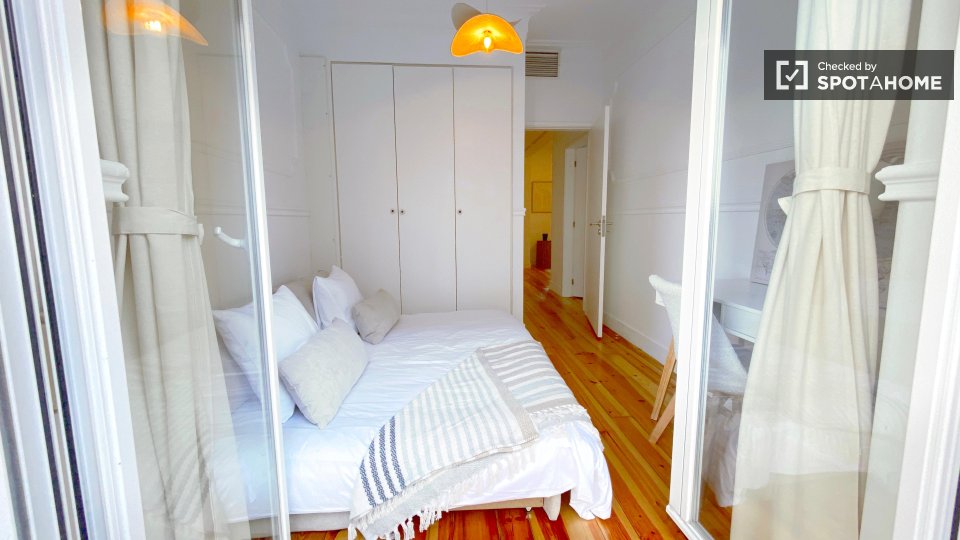 Apartment Lisbon, 2 beds — photo 42