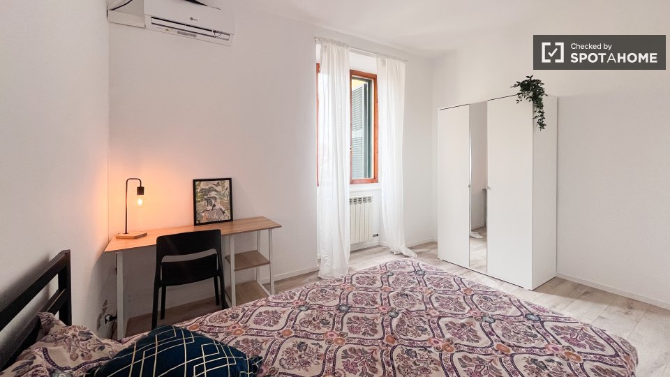 Double room Milan, 2 beds — photo 14