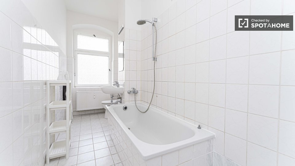 Double room Berlin, 3 beds — photo 8