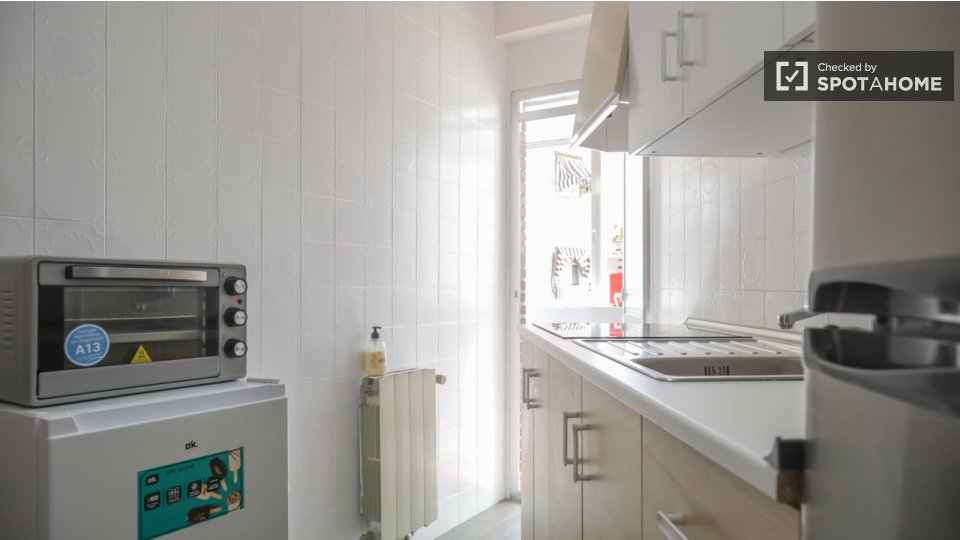 Double room Madrid, 5 beds, 140m² — photo 18