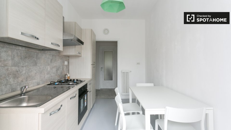 Double room Milan, 3 beds, 75m² — photo 10
