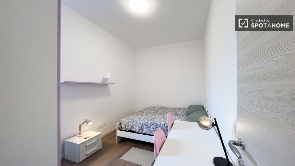 Double room Milan, 4 beds — photo 37