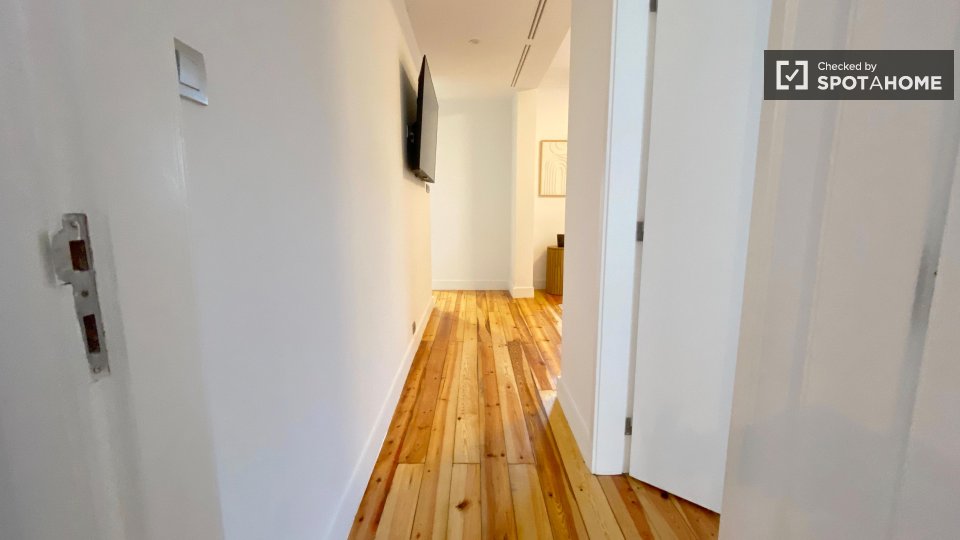 Apartment Lisbon, 2 beds — photo 44