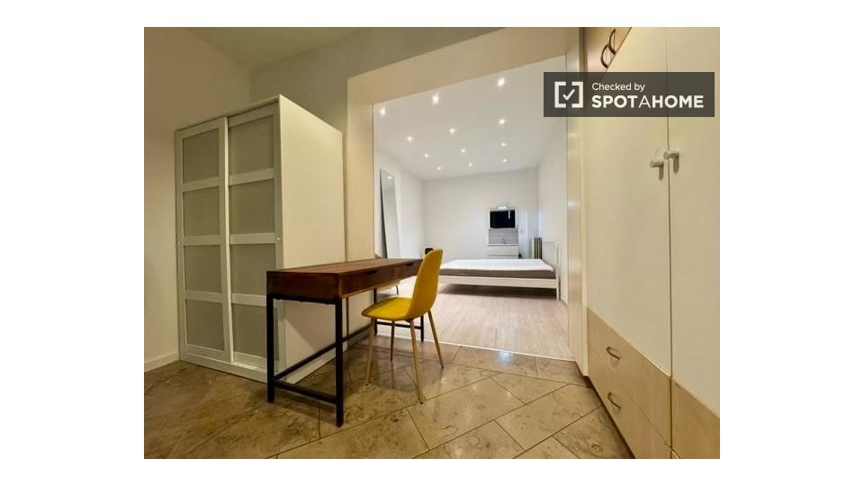 Double room Brussels, 8 beds — photo 35
