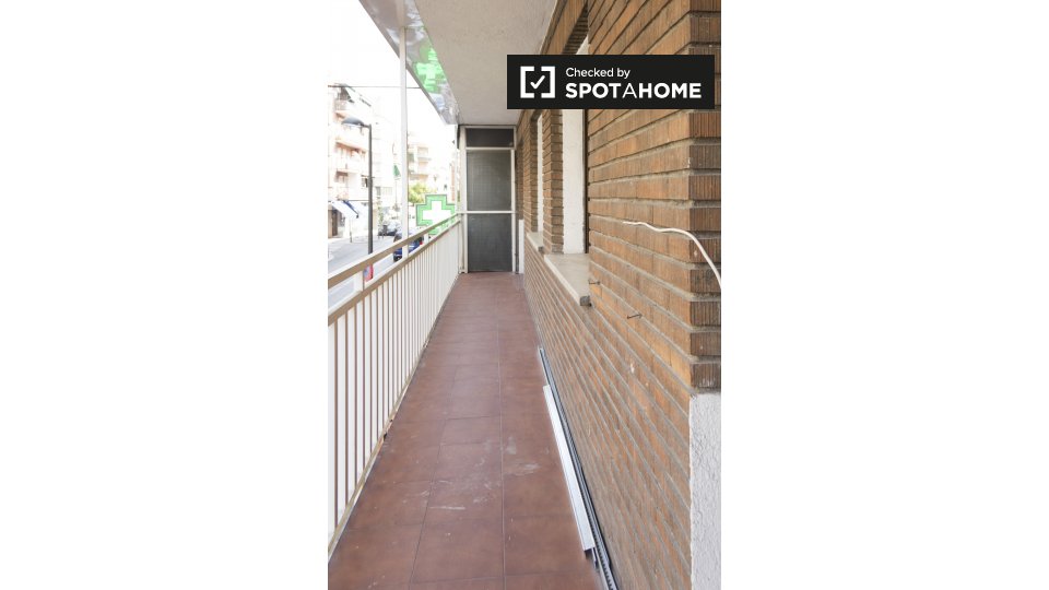 Double room Madrid, 5 beds, 120m² — photo 12