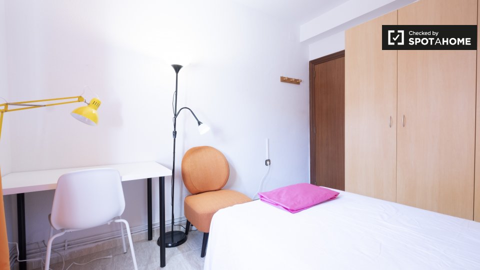 Double room Madrid, 4 beds, 80m² — photo 4
