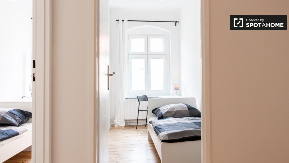 Double room Berlin, 4 beds, 80m² — photo 8