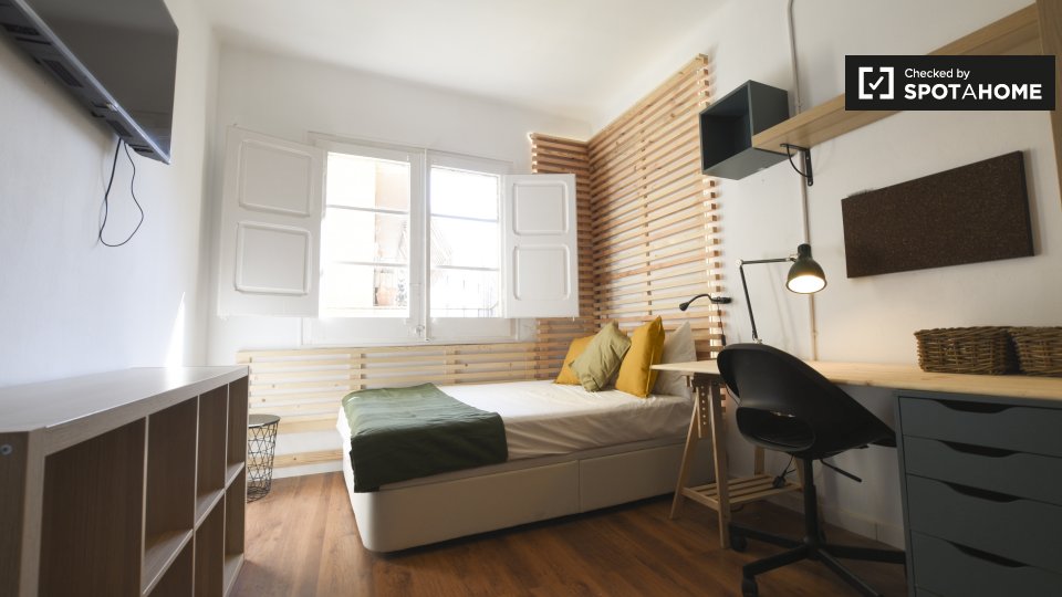 Double room Barcelona, 3 beds — photo 1