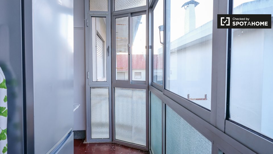 Double room Lisbon, 2 beds, 40m² — photo 11