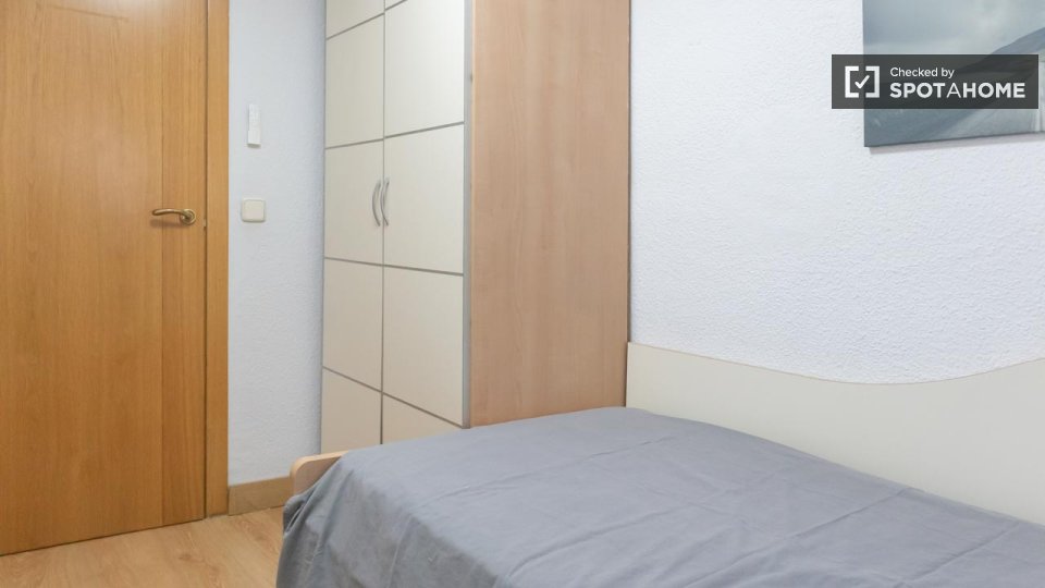 Double room Madrid, 4 beds, 61m² — photo 13