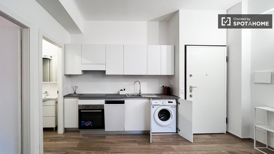 Apartment Milan, 1 bed, 34m² — photo 2