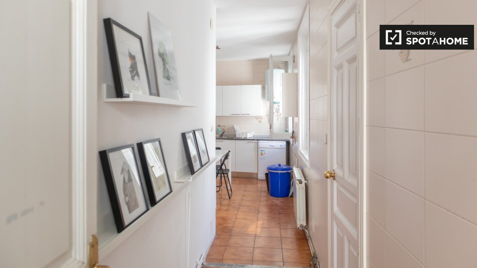 Double room Madrid, 10 beds, 220m² — photo 11