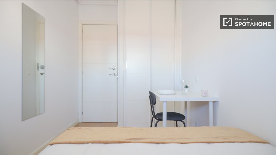 Double room Madrid, 4 beds — photo 1