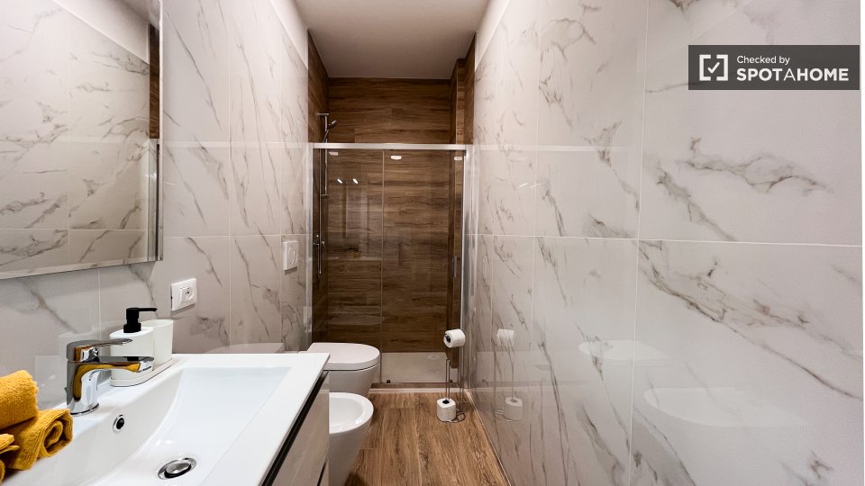 Double room Milan, 4 beds — photo 17
