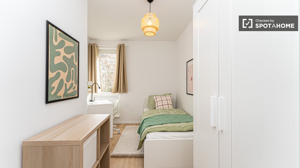Double room Berlin, 4 beds, 62m² — photo 3